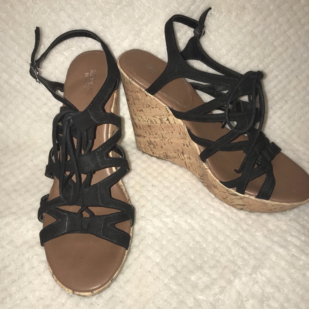 • Black & Cork Wedges •